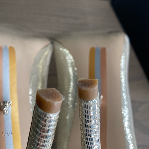 7.5 Metallic Heels - Picture 7 of 9